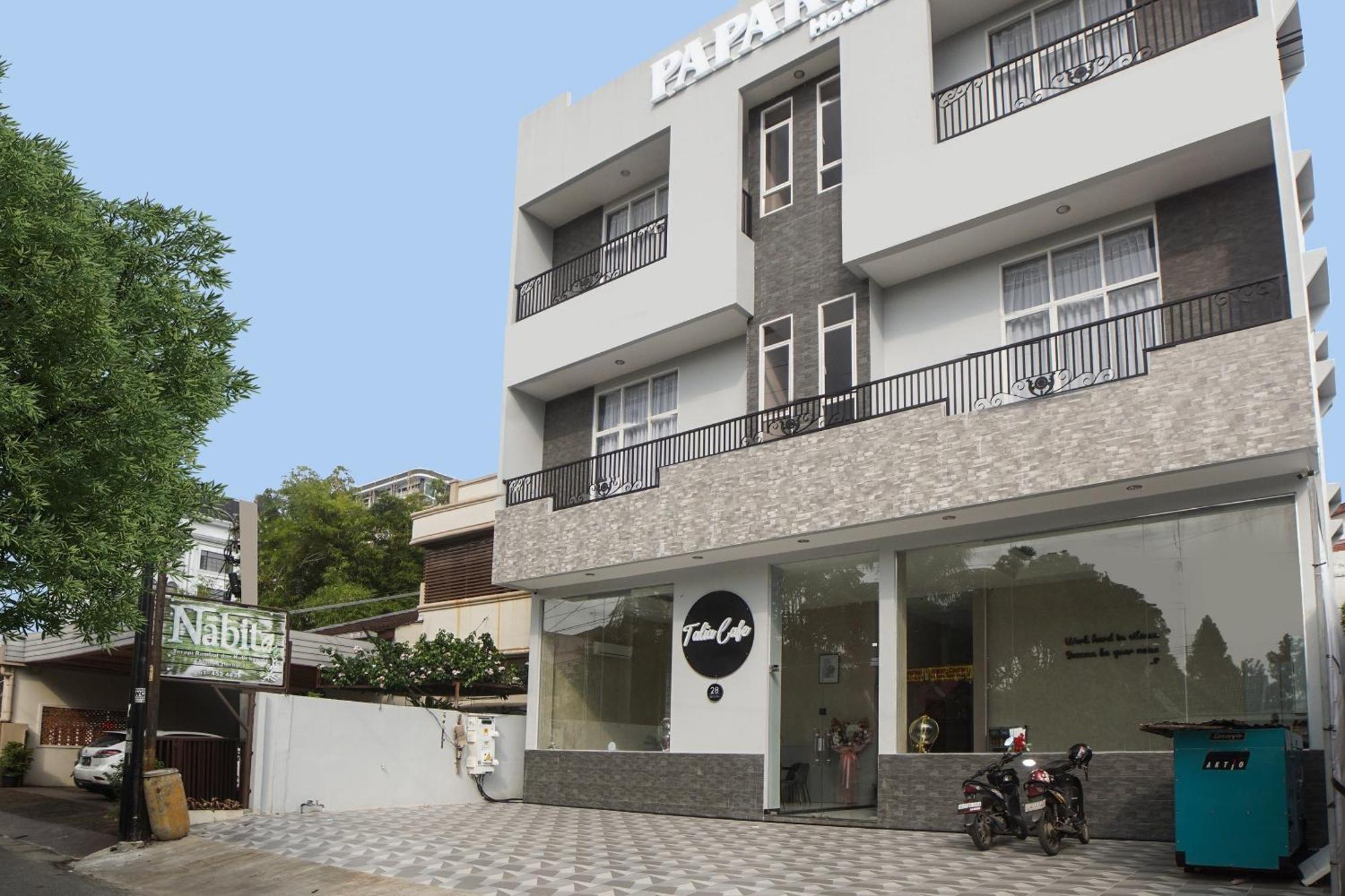 Super Oyo Capital O 92066 Papakoel Hotel & Cafe Medan Eksteriør billede