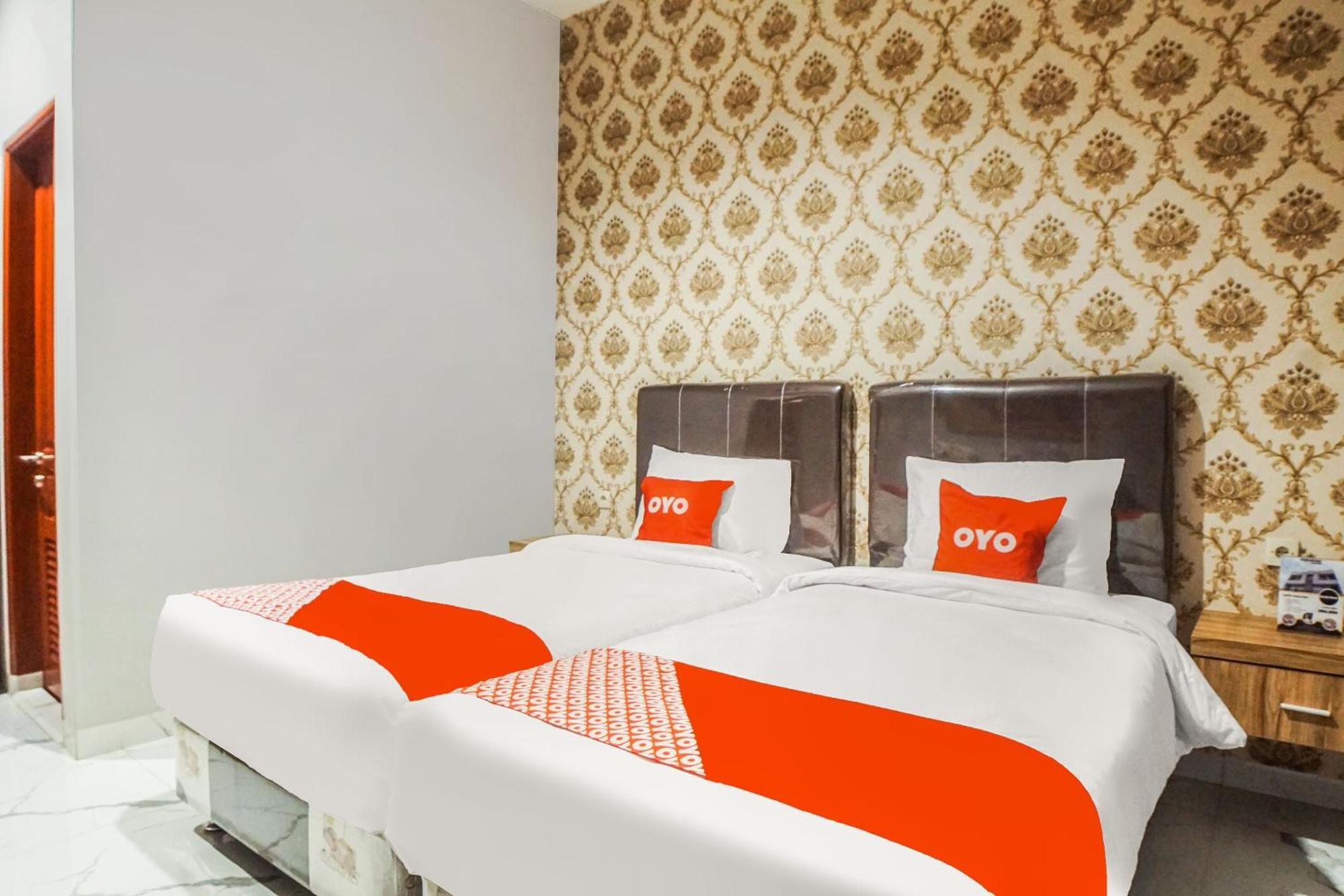 Super Oyo Capital O 92066 Papakoel Hotel & Cafe Medan Eksteriør billede