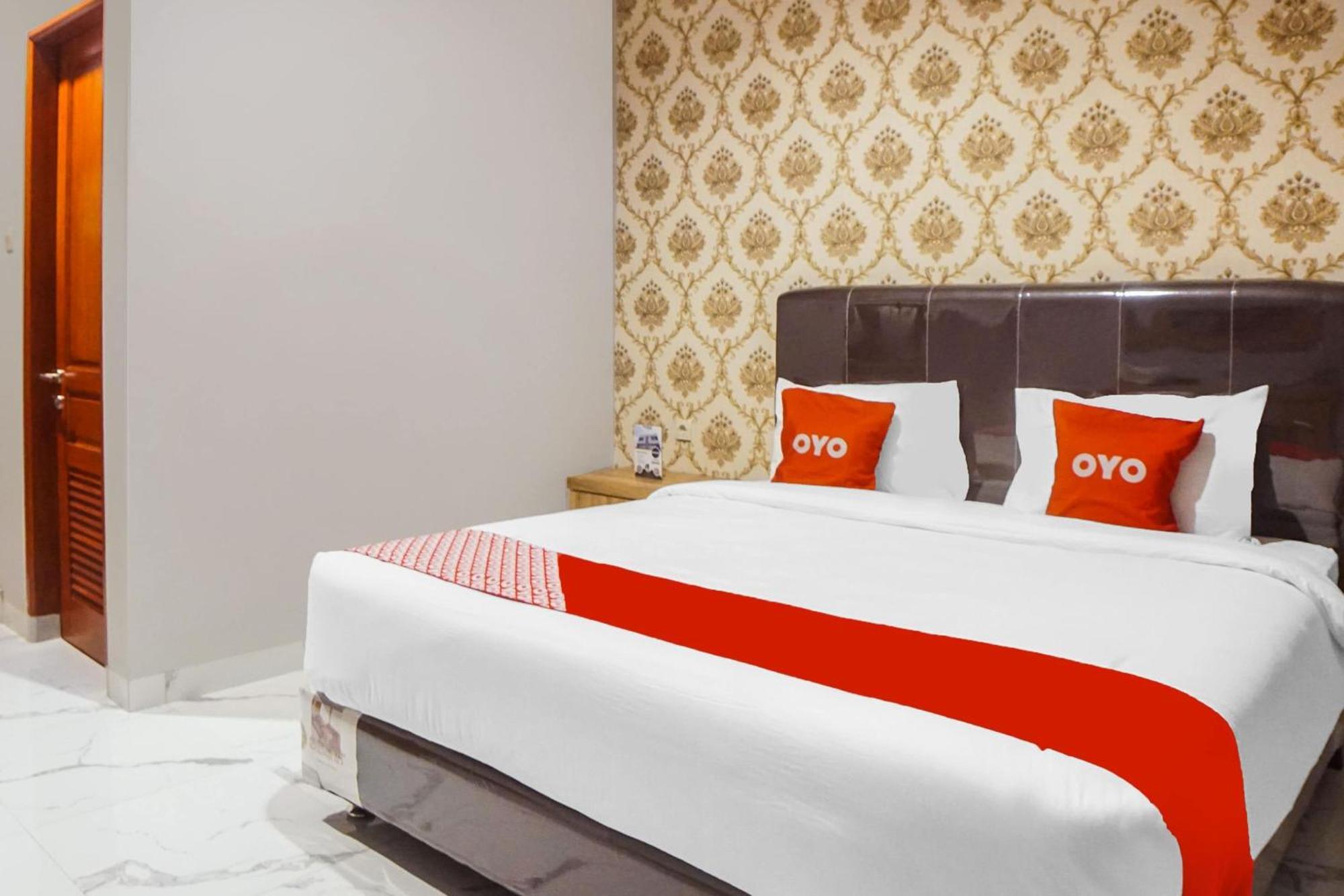Super Oyo Capital O 92066 Papakoel Hotel & Cafe Medan Eksteriør billede
