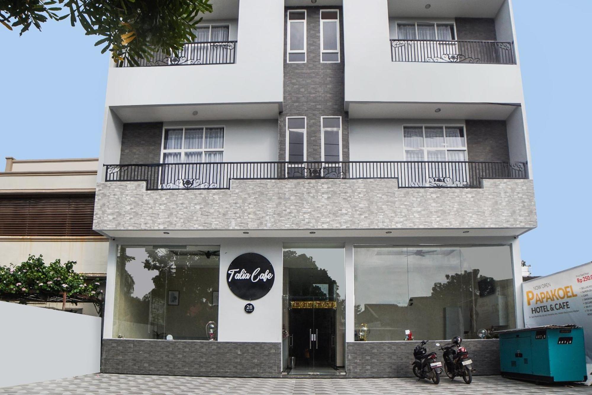 Super Oyo Capital O 92066 Papakoel Hotel & Cafe Medan Eksteriør billede
